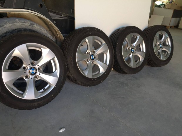 4db BMW gyári kerék nyári gumikkal