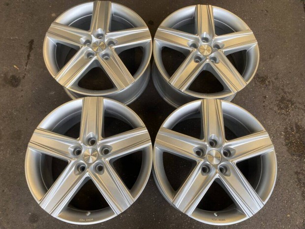4db B.A.T. 17" Mercedes-Benz - Audi alufelni. (*3625*)
