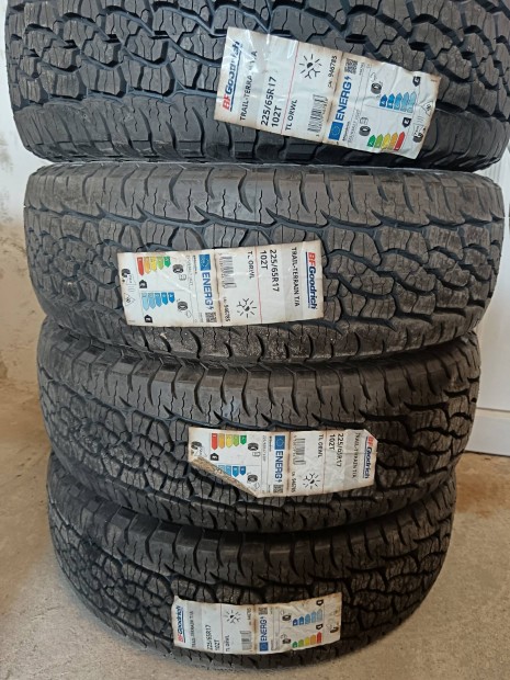 4db Bfgoodrich 225/65R17