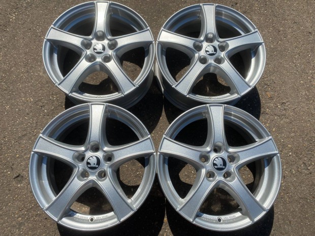 4db Borbet 16" Skoda alufelni. (3837)