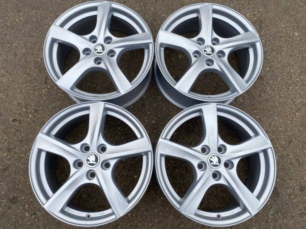 4db Borbet 17" Skoda alufelni. ("3711")