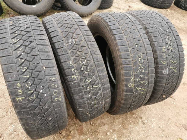 4db Bridgestone tli gumi 215 65 16C mretben elad