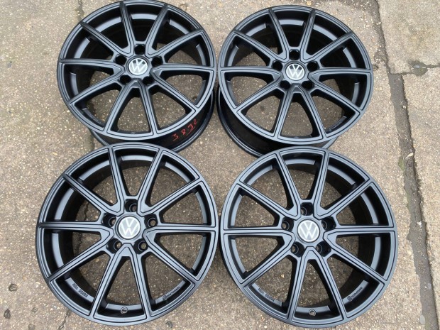 4db Brock 17" VW alufelni. (3892)