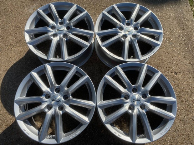 4db CMS 17 Mercedes-Benz Audi Skoda alufelni. (4162)