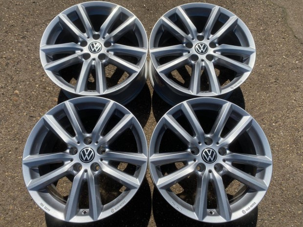 4db CMS 17" VW Scirocco alufelni. (3839)