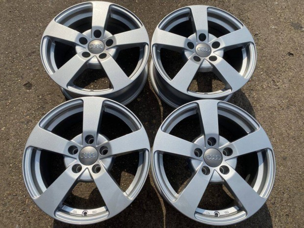 4db Dezent 16" Audi alufelni. ("3467")