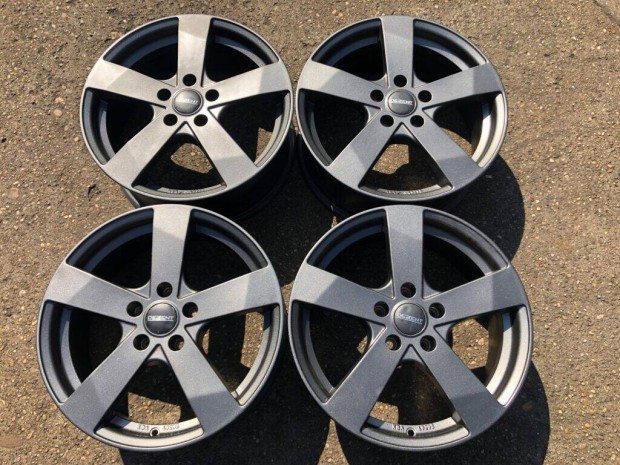 4db Dezent 17 Audi Skoda VW alufelni. (3943)