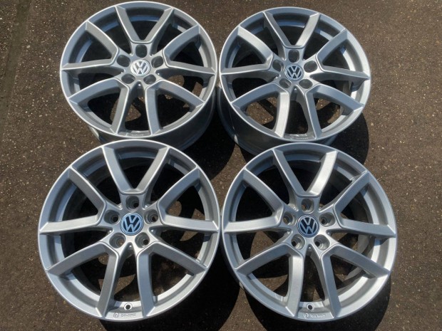 4db Dezent 17" VW alufelni. (3834)