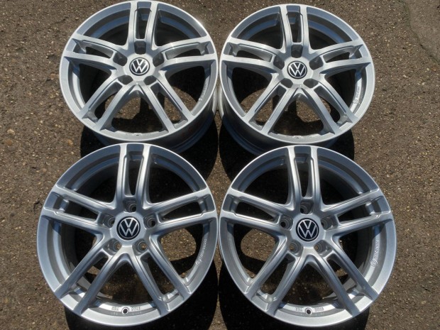 4db Dezent 17" VW alufelni. (3841)