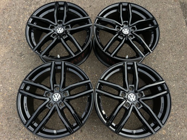 4db Dezent 17" VW alufelni. (4308)