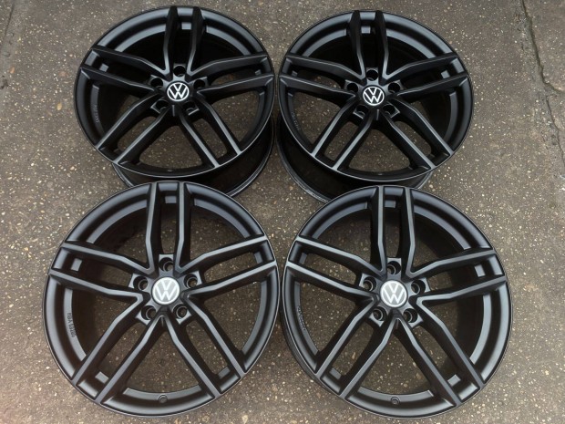 4db Dezent 18" VW alufelni. (3919)