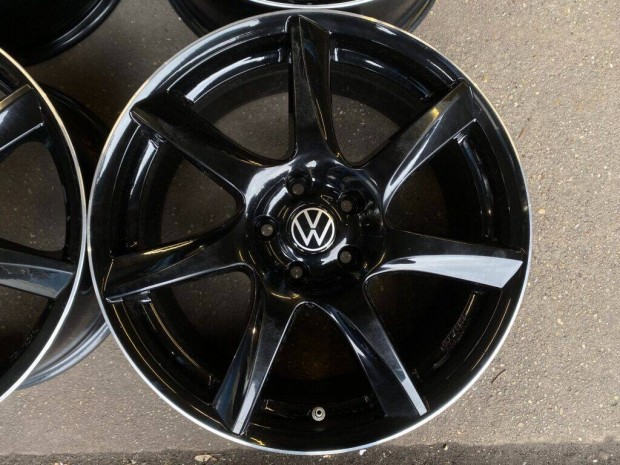 4db Dezent 18" VW alufelni. (*3798*)