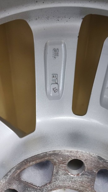 4db Dezent felni téligumival