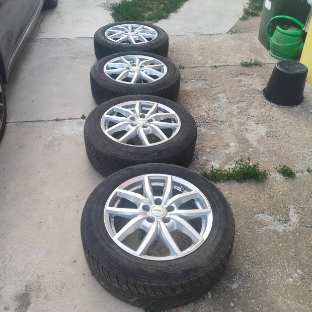 4db Dezent kiváló Nissan Qashqai alufelni nyári gumikkal 17" 5x114.3