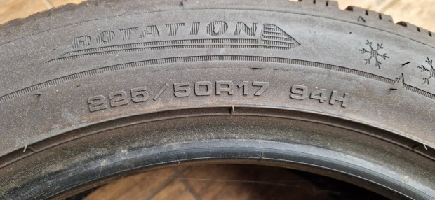 4db Dunlop Winter Sport 5  //   225/50 R17 Gumi