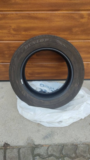 4db Dunlop ny�ri gumi 215/60R17 96H