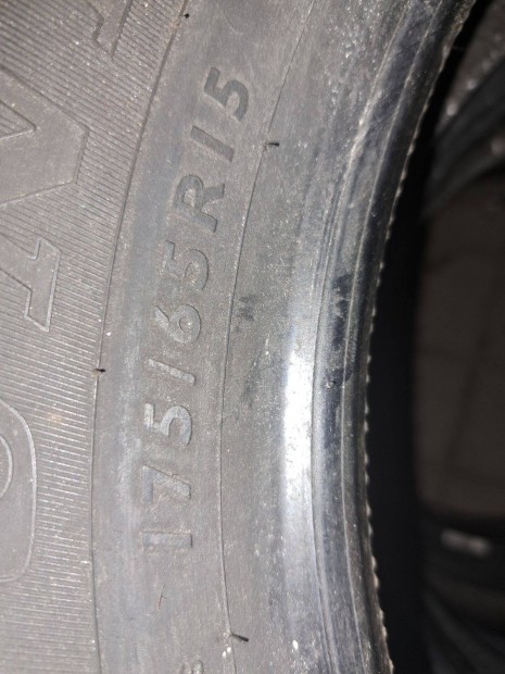 4db Dunlop sport gumi Féláron eladó