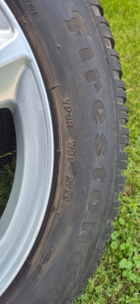 4db Firestone Winterhawk4 tli gumi felnire szerelve