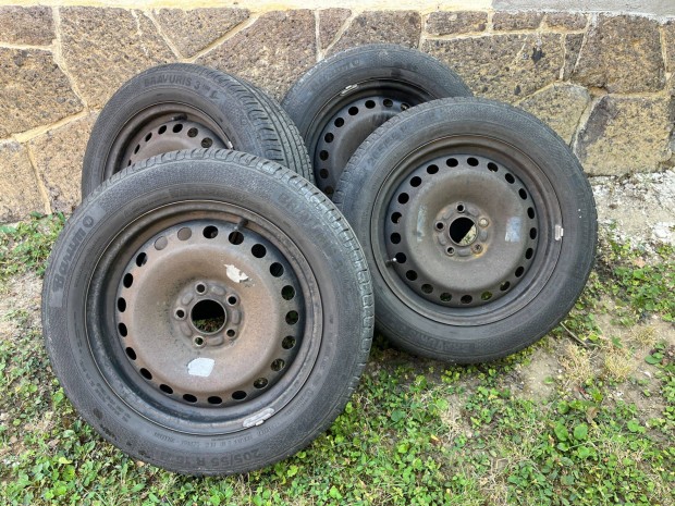 4db Ford 5x108 R16 lemezfelnik nyári gumival