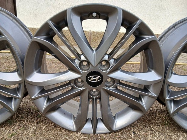 4db Hyundai Tucson Kona i30 Ioniq ix35 ix20 17" alufelni felni 5x114.3