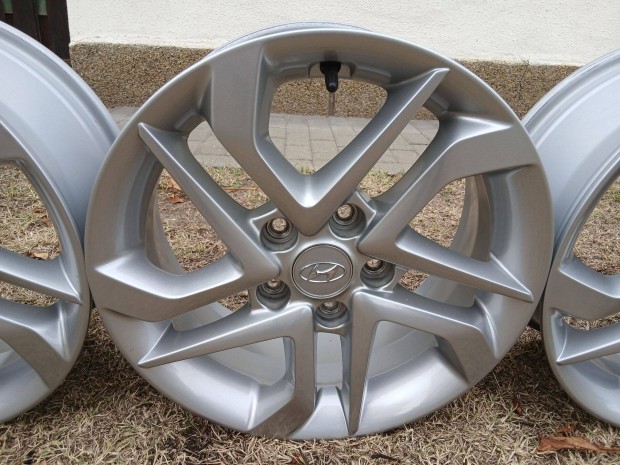 4db Hyundai Tucson Kona i30 i40 Ioniq ix35 16" alufelni felni 5x114.3