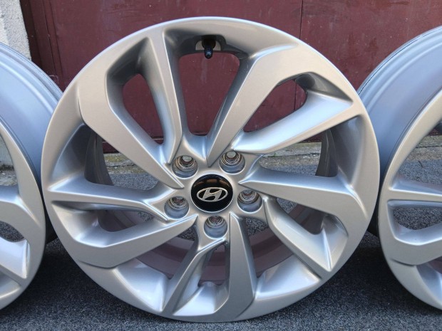 4db Hyundai Tucson Kona i30 i40 Ioniq ix35 17" alufelni felni 5x114.3
