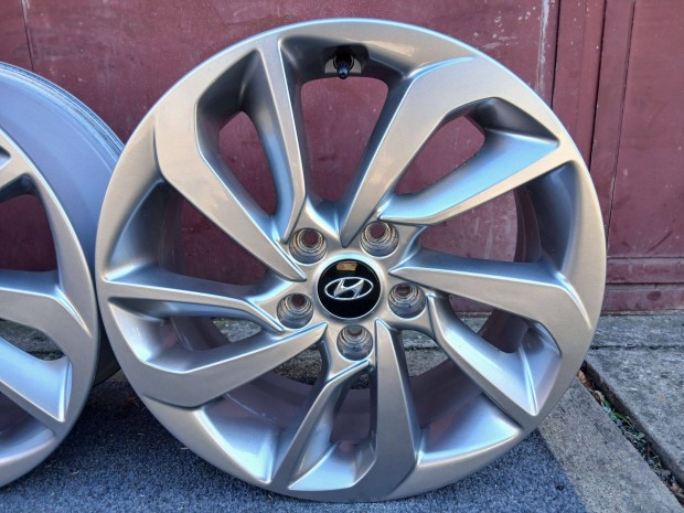 4db Hyundai Tucson Kona i30 i40 Ioniq ix35 17" alufelni felni 5x114.3
