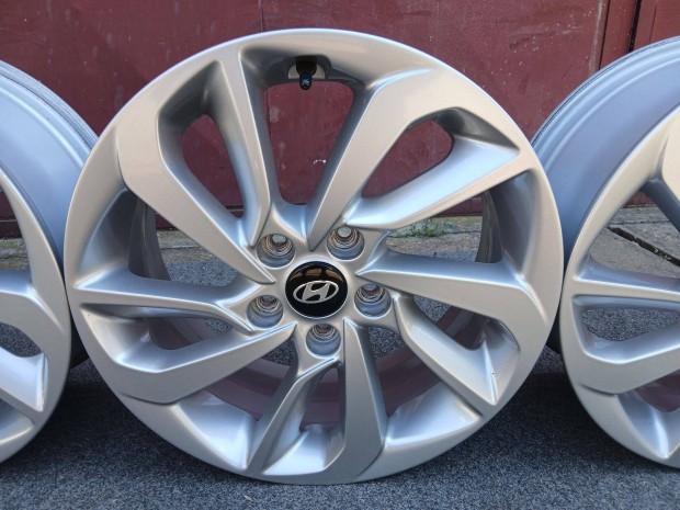 4db Hyundai Tucson Kona i30 i40 Ioniq ix35 17" alufelni felni 5x114.3