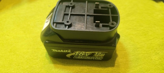 4db Makita Lxt akkumultor adapter megbeszltek szerint.