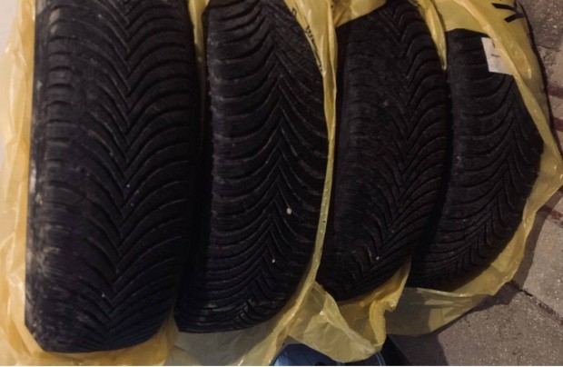 4db Michelin Alpin 195/65 R15 Téli Gumi