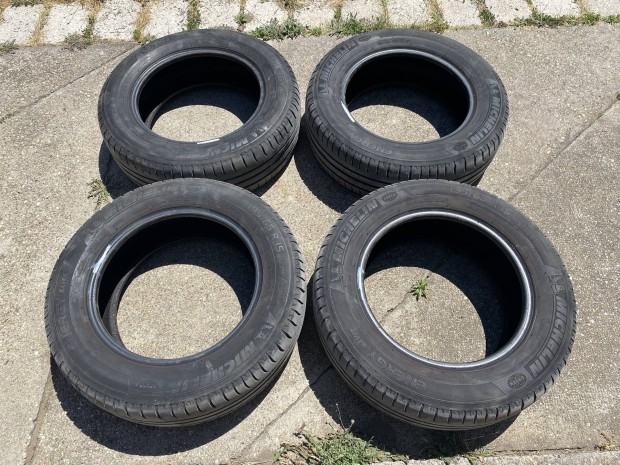 4db Michelin Energy Saver 195/65R15 nyári gumi szett