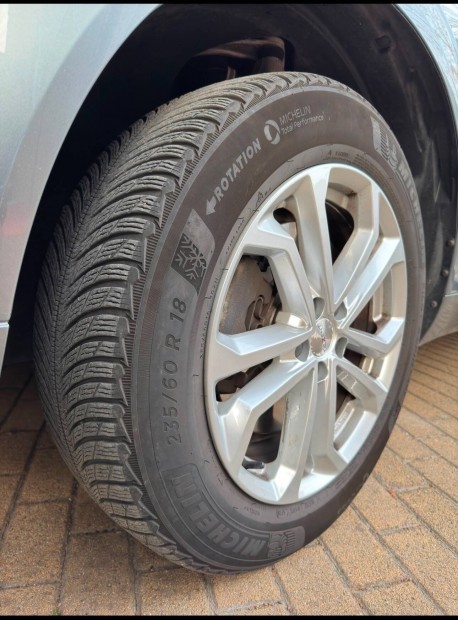 4db Michelin Pilot Alpin XL téli szett Dezent felin