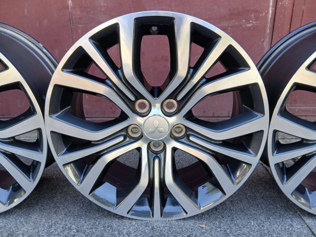 4db Mitsubishi ASX Outlander Eclipse Cross 18" alufelni felni 5x114.3