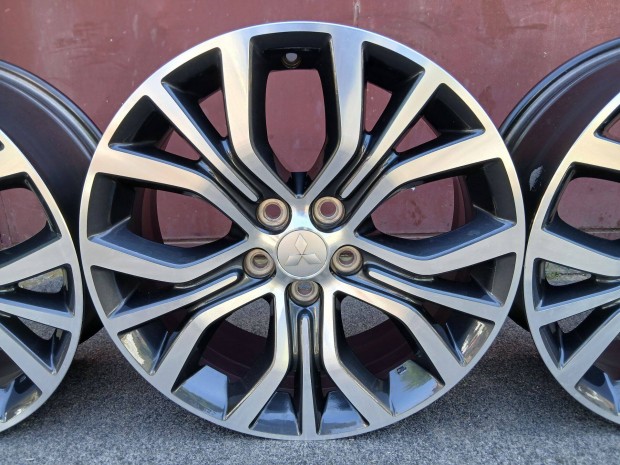 4db Mitsubishi ASX Outlander Eclipse Cross 18" alufelni felni 5x114.3
