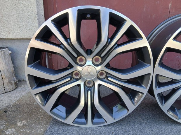 4db Mitsubishi ASX Outlander Eclipse Cross 18" alufelni felni 5x114.3