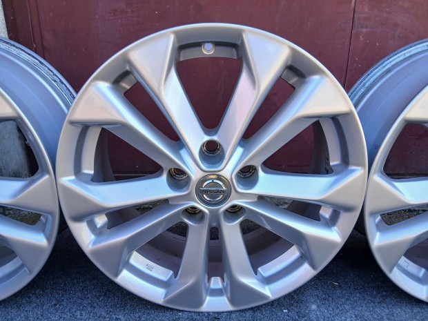 4db Nissan Qashqai Leaf Juke X-Trail Pulsar alufelni felni 17" 5x114.3