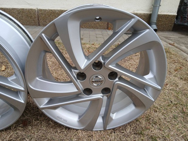 4db Nissan Qashqai Leaf Juke X-Trail Pulsar alufelni felni 17" 5x114.3