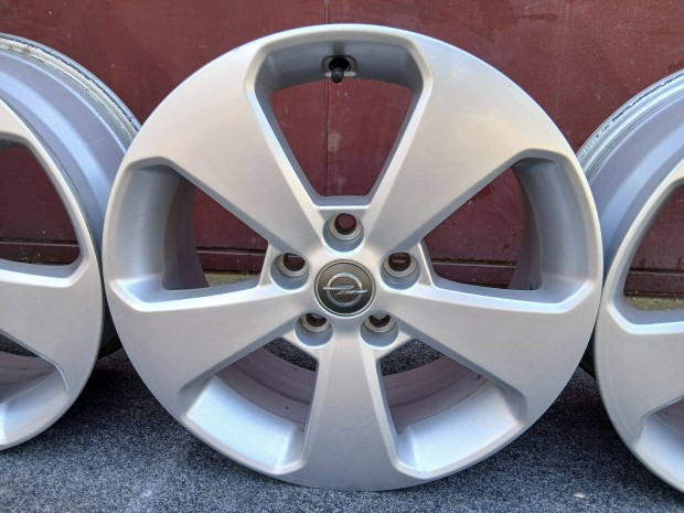 4db Opel Astra J Zafira C Ampera Antara alufelni felni 17" 5x115 17