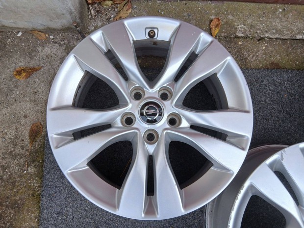 4db Opel Astra J Zafira C Ampera Antara alufelni felni 17" 5x115 17