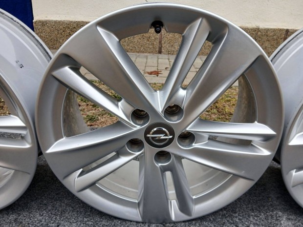 4db Opel Grandland X Astra L Zafira Life alufelni felni 17" 5x108