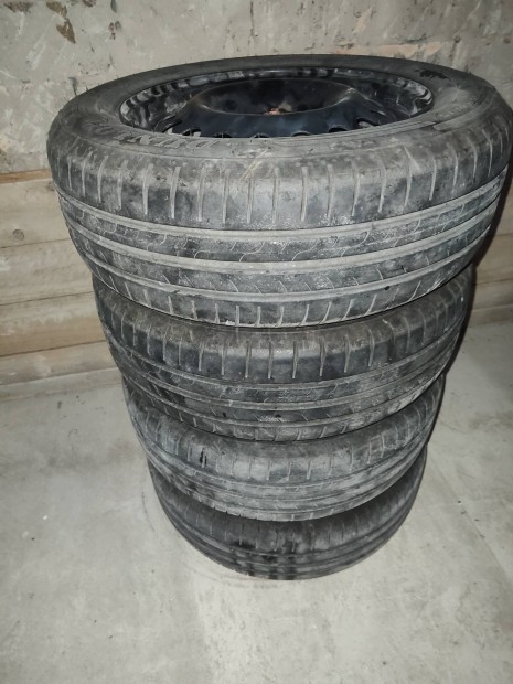 4db Opel lemezfelni szett 4x100 ET49 7J 15" 195/60R15 Dunlop gumival