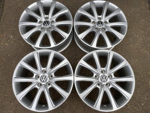4db Oxxo 17" VW alufelni. (*3796*)