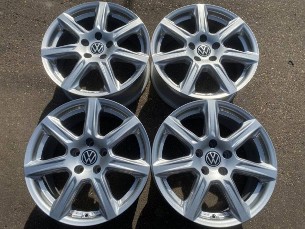4db Oxxo 17" VW alufelni. (*3826*)