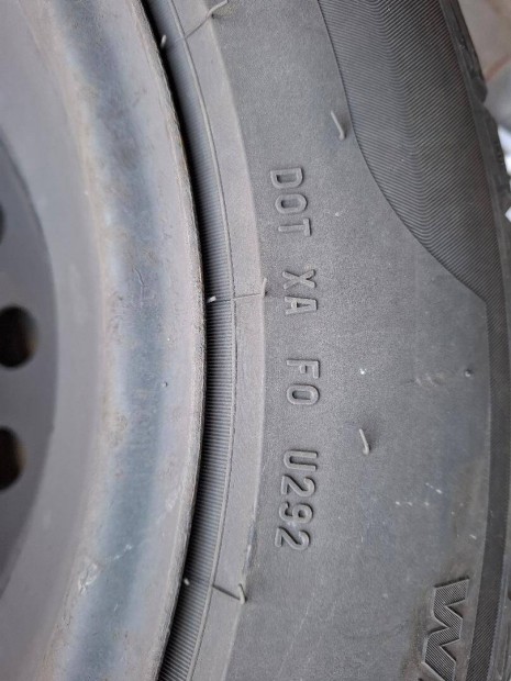 4db Pirelli Sottozero 215/60/R16 tligumi lemezfelnivel