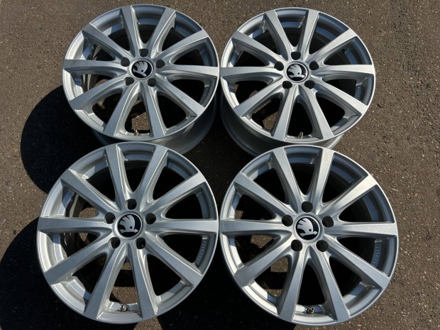 4db Platin 17" Skoda alufelni. (4288)