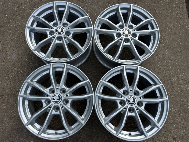 4db Rial 16" Skoda alufelni. (4238)