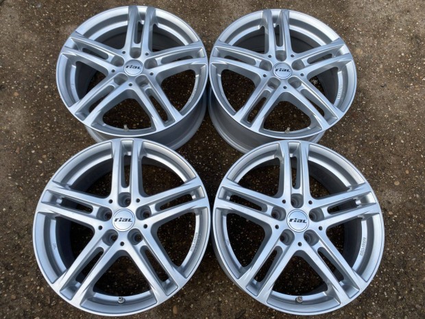 4db Rial 17" VW Passat alufelni. (3502)