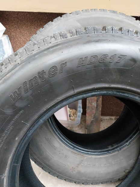 4db Téli gumi Haida 235/70R×16