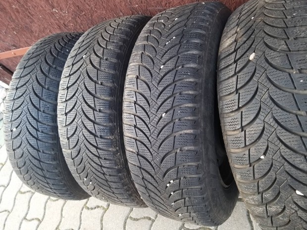 4db Tli gumi felnivel egytt 195/65 R15