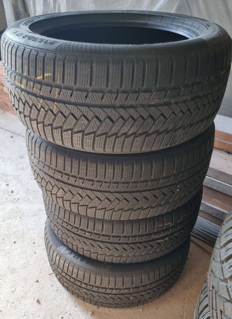 4db Tligumi 235/50R17 Continental TS850P